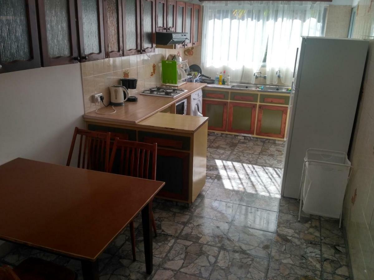 Mystery Shack Hostel Лимасол Екстериор снимка
